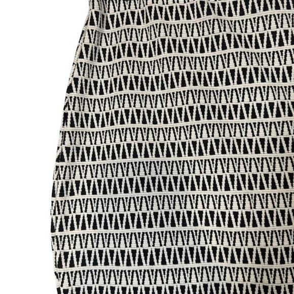 Express Black & White Abstract Stretch Pull On Pencil Straight Skirt Women Sz M - Picture 3 of 7